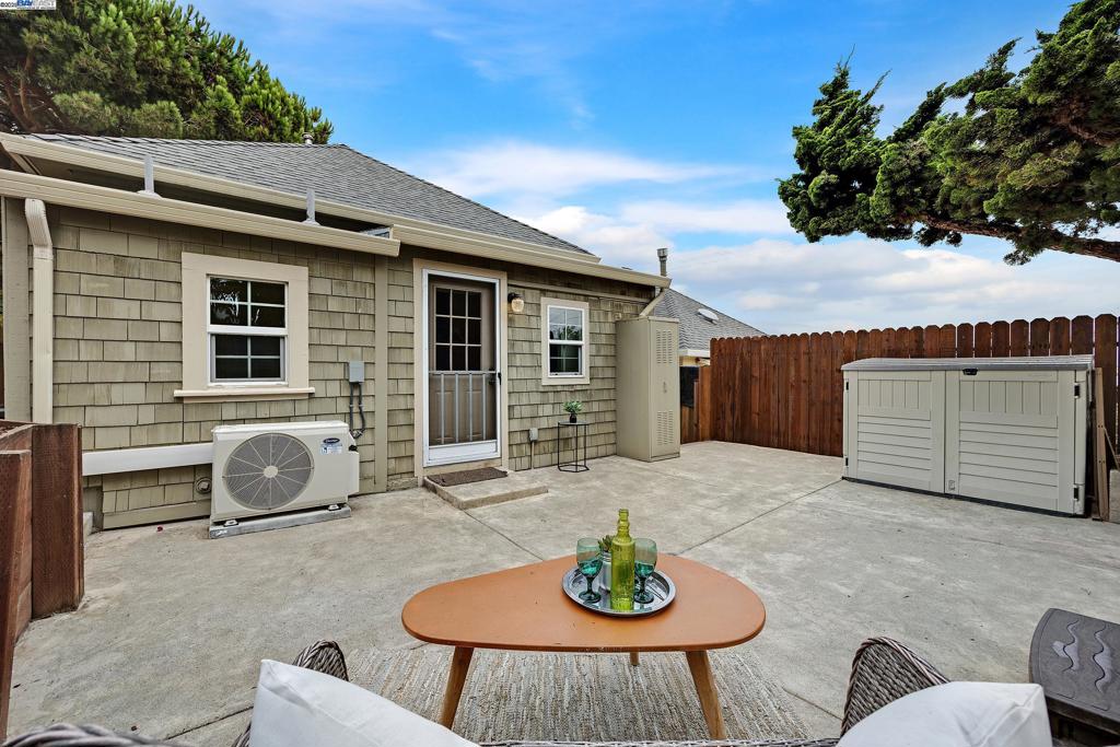POINT RICHMOND - Residential
