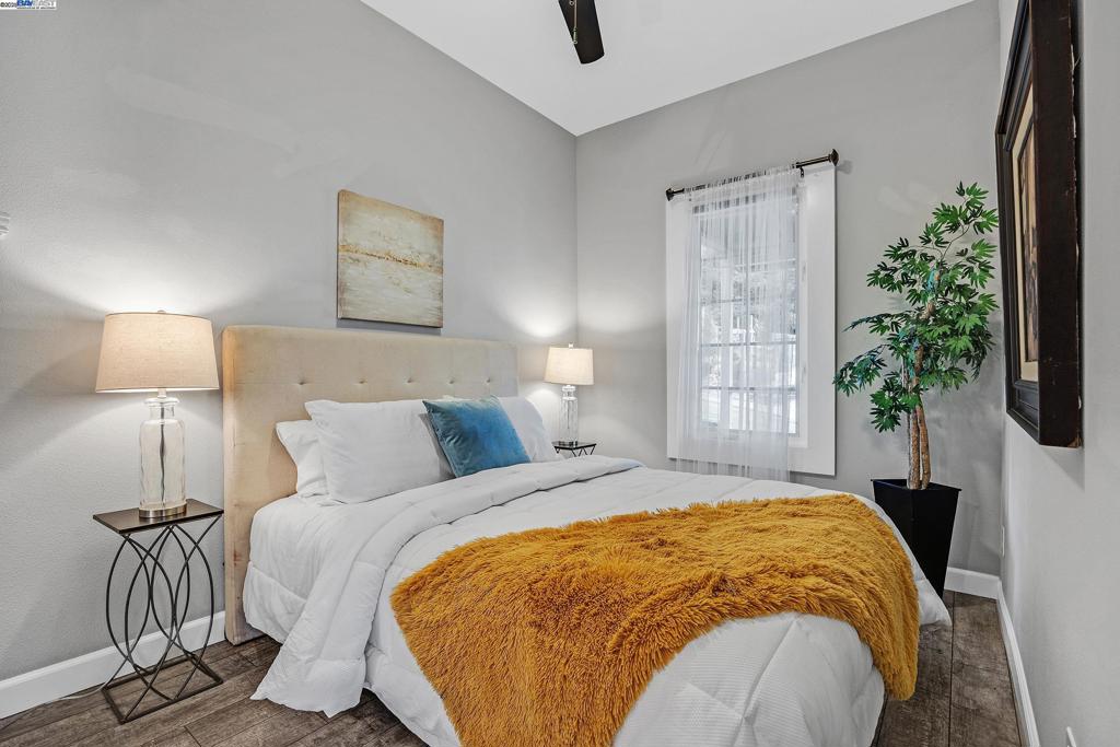 POINT RICHMOND - Residential