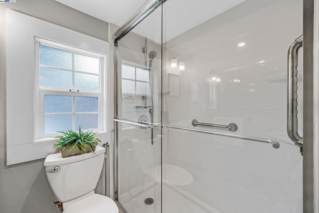 POINT RICHMOND - Residential
