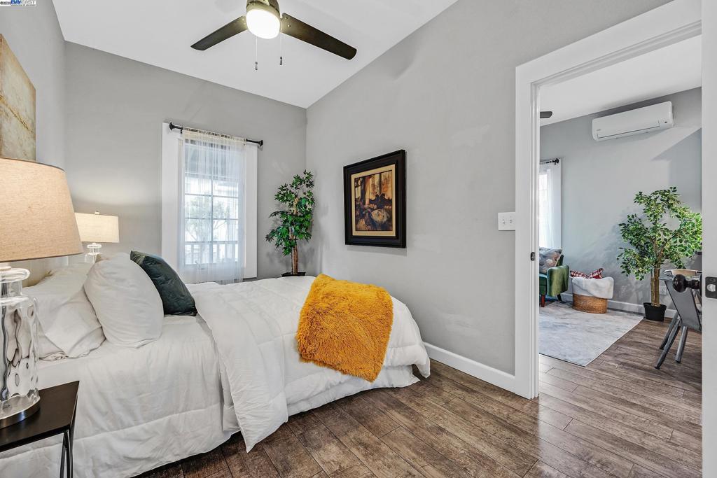 POINT RICHMOND - Residential