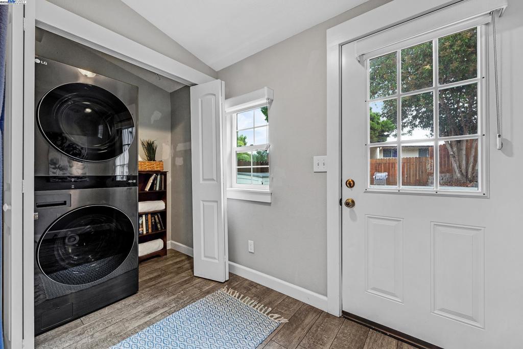 POINT RICHMOND - Residential
