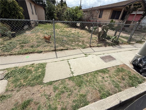 Photo of 10732 Weignad AVE, Los Angeles, CA 90059 (MLS # DW26203602)