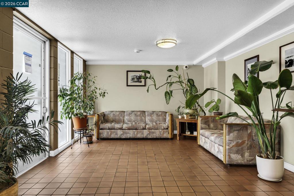 385 Jayne Ave 215