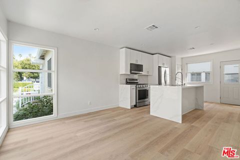 Photo of 820 3rd Street #4, Santa Monica, CA 90403 (MLS # 26649521)