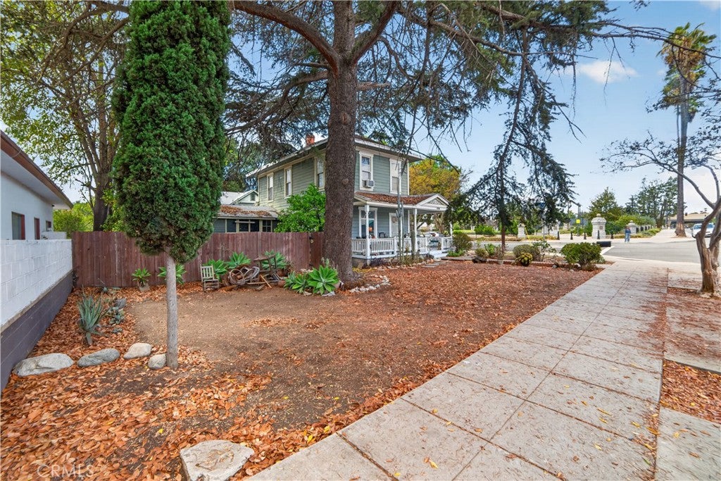 1195 N Park