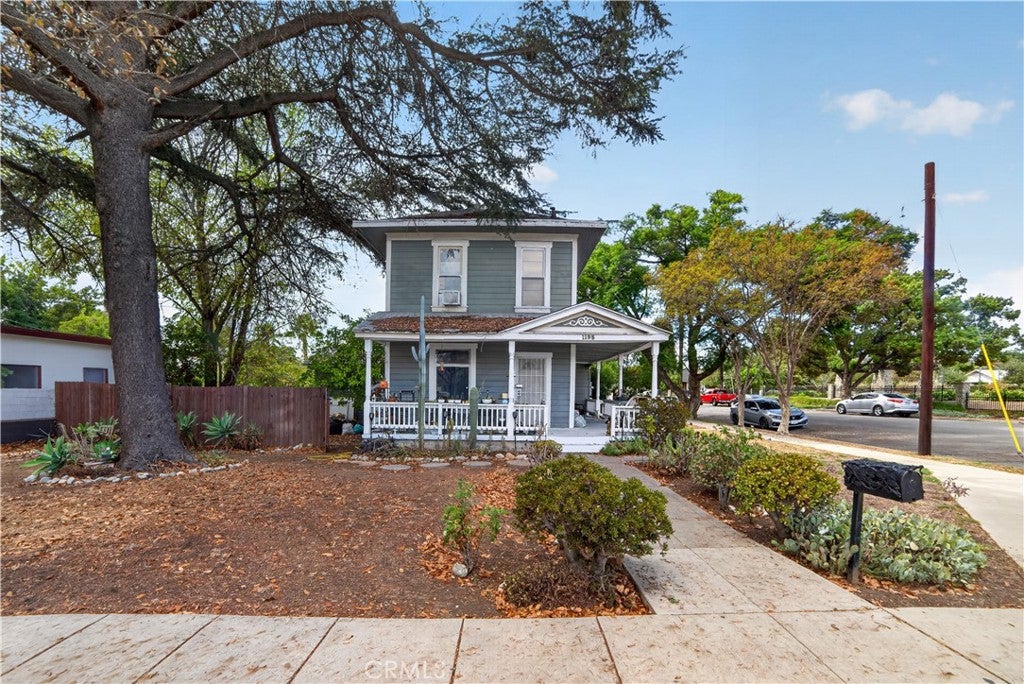 1195 N Park