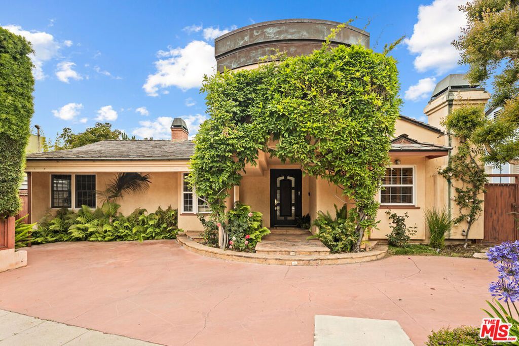 Photo of 219 Entrada Drive, Santa Monica, CA 90402 (MLS # 26834459)