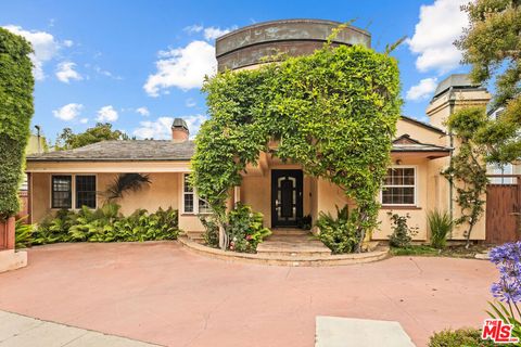Photo of 219 Entrada Drive, Santa Monica, CA 90402 (MLS # 26834459)