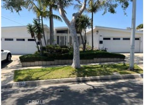 Photo of 6109 S La Cienega Blvd, Los Angeles, CA 90056 (MLS # SR25267458)