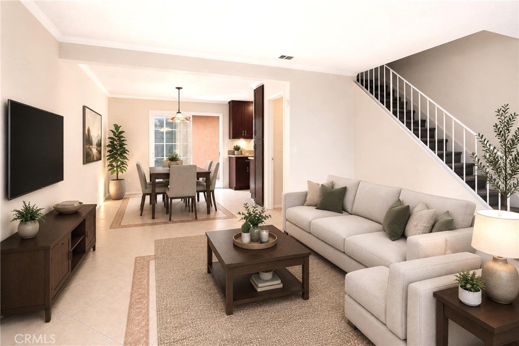 122 E Merrill