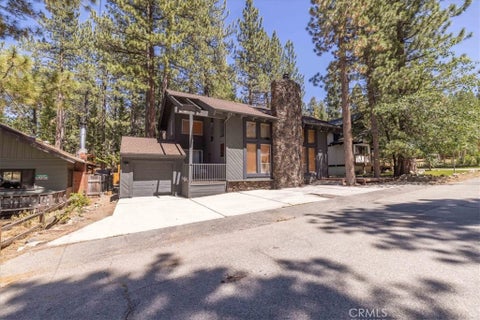 Photo of 649 St Moritz DR, Big Bear Lake, CA 92315 (MLS # IG26146104)