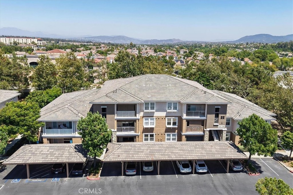 Welcome to easy living in the heart of Temecula! This spacious 1 bedroom, 1 bathroom ground-floor condo offers 864 square feet of comfortable living space, complete with a 1-car detached garage—a rare find! Enjoy recent upgrades including a new AC unit, crisp white cabinetry, stone backsplash and granite countertops that add a fresh, modern touch to the kitchen and bathroom. Located in the desirable Temecula Creek Village community, boasting resort-style amenities including a sparkling pool and spa, fitness center, and clubhouse. Just minutes from Pechanga Casino, Temecula Wine Country, Old Town Temecula, top-rated schools, Temecula Valley Hospital, the freeway, and some of the area’s best shopping, dining, and golf.
Don’t miss the chance to own a slice of Temecula living!