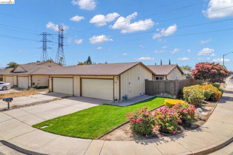 Photo of 1300 Trembath Ln Ln, Antioch, CA 94509 (MLS # 41146574)