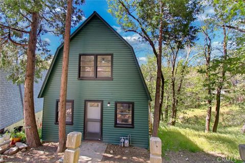Photo of 29219 Lyon Drive, Cedar Glen, CA 92321 (MLS # CV26102140)
