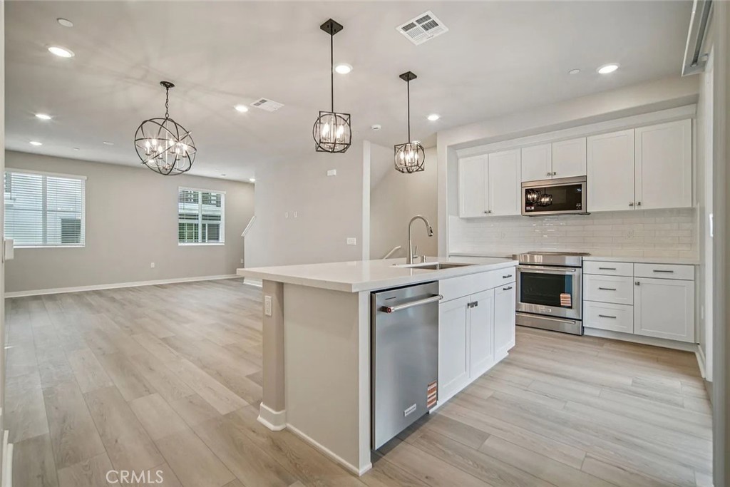 1482 Skyline Lane