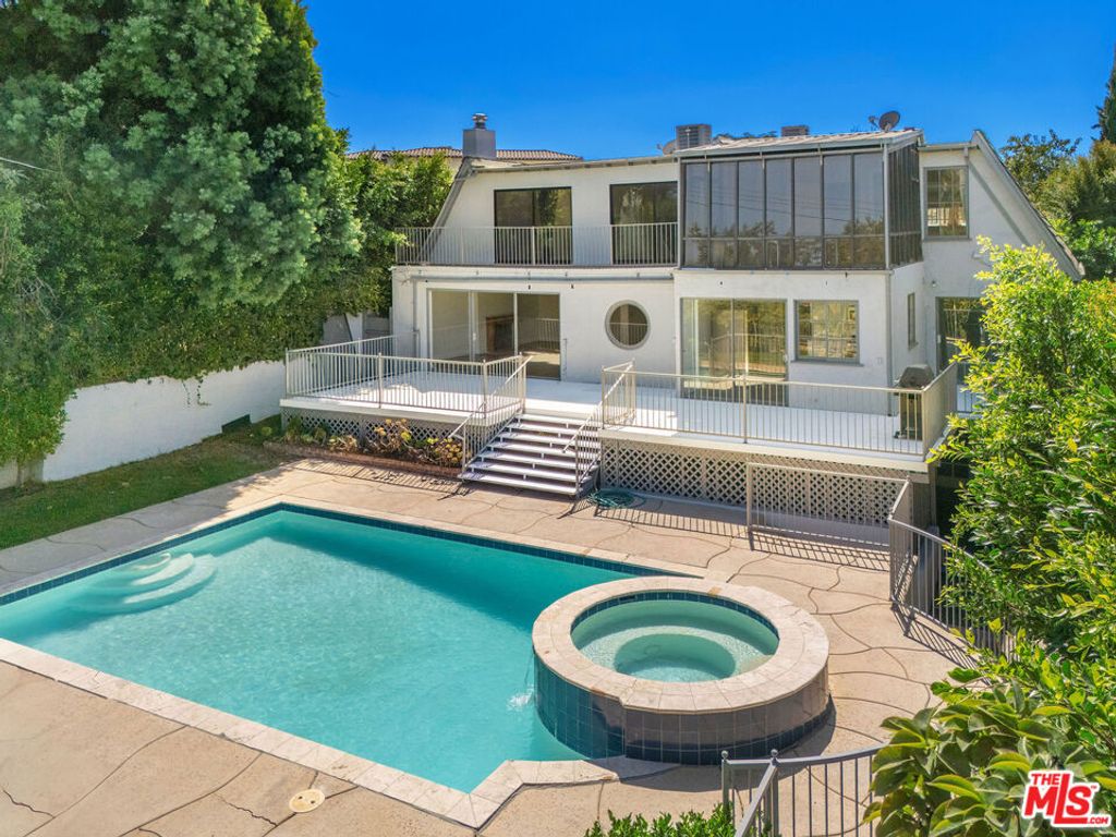 Photo of 1414 Club View Drive, Los Angeles, CA 90024 (MLS # 25590959)