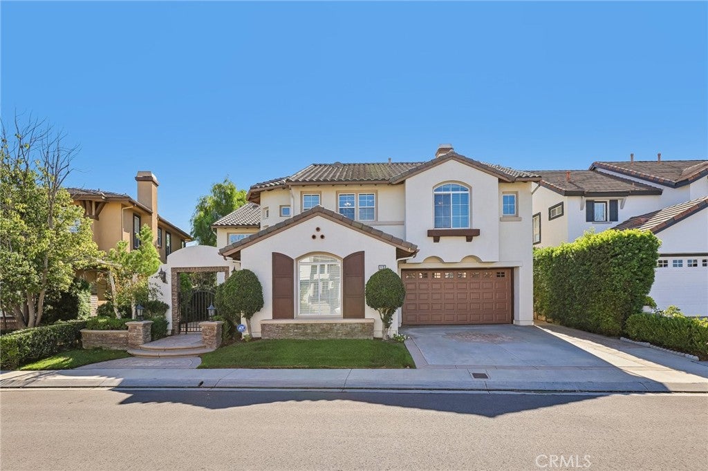 12 Williamsburg LN
