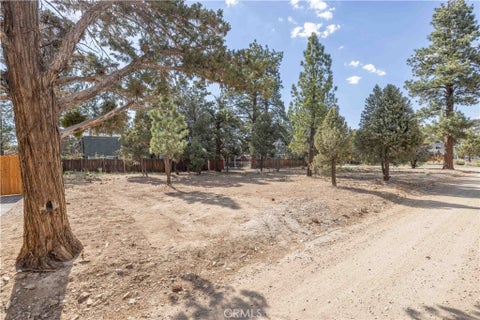 Photo of 909 Ash Lane, Big Bear, CA 92314 (MLS # IG26139679)