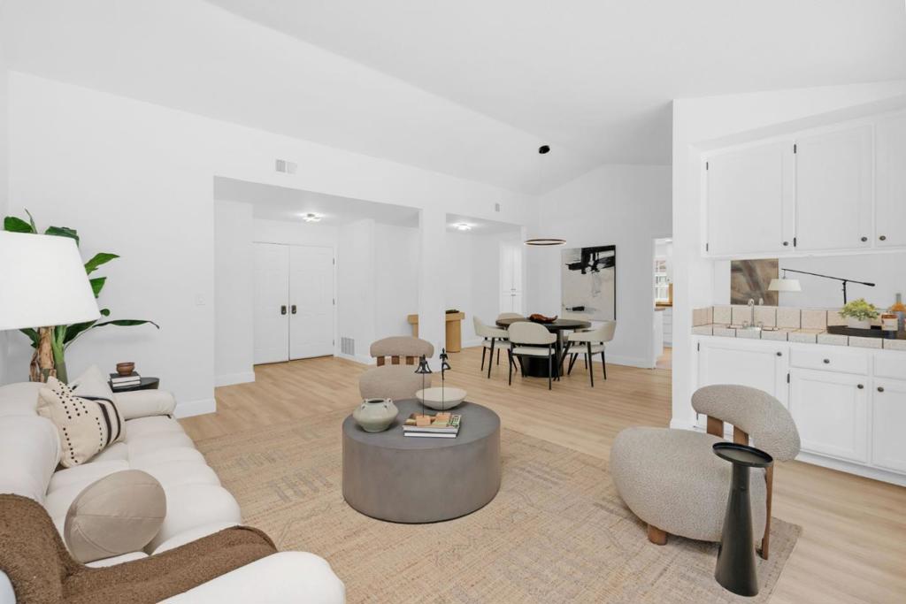 3129 Vermilion Court