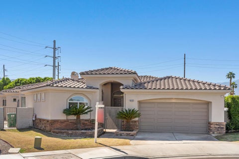 Photo of 40921 Hovley Court, Palm Desert, CA 92260 (MLS # 219153675DA)