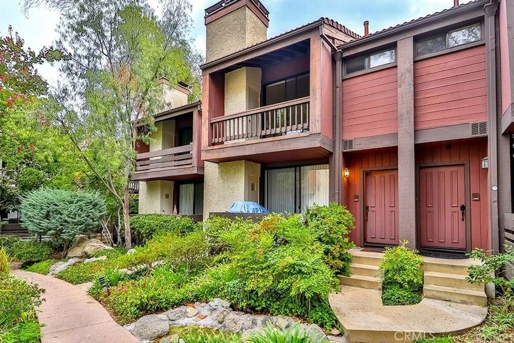 Photo of 21931 Burbank Blvd #23, Woodland Hills, CA 91367 (MLS # PT26069619)