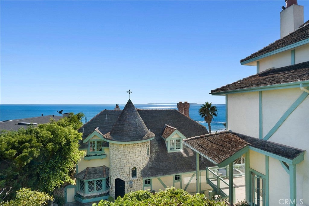 Photo of 31971 Coast Highway, Laguna Beach, CA 92651 (MLS # LG26174368)