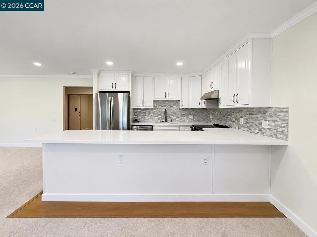 1208 Skycrest Drive 5
