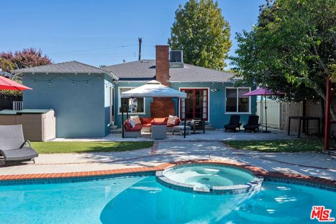 Photo of 4909 Van Noord Avenue, Sherman Oaks, CA 91423 (MLS # 26632227)