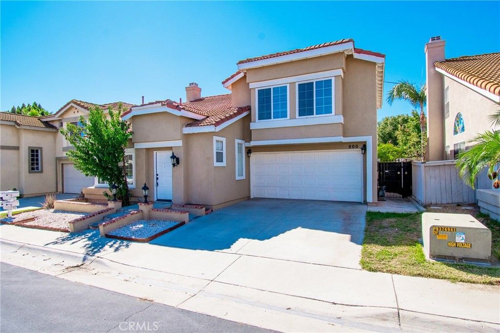 Photo of 800 Vista Real St, Corona, CA 92879 (MLS # CV25243146)