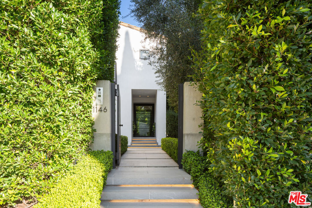 1146 Sierra Alta Way