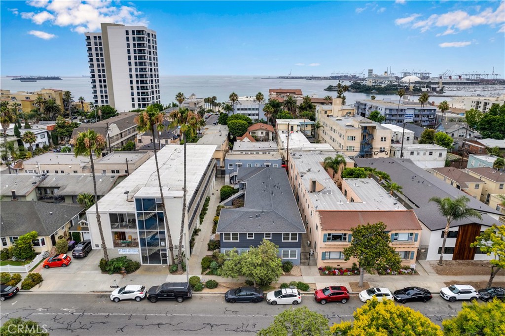 Welcome to 1250 E 1st Street, Apartment 7!
This charming 637-square-foot condo is perfectly located right across the street from the beach with Garage Parking and storage, offers easy access to all the best that Long Beach has to offer. You’re within walking distance of amazing restaurants, The Pike, downtown, yoga on the beach, Vintage Row on 4th Street, and you’re close to the annual Grand Prix and other fun city events. One of the best things about this location is the short walk to the beach, the fantastic restaurants like Ellie’s Deli, and the vibrant nightlife that makes every evening so much fun.
The condo also comes with fiber internet already connected, providing fast-speed internet, which is a huge plus for anyone working from home. Inside, you’ll find tons of natural lighting, a modern range hood, automatic blackout shades, and luxury vinyl flooring.
Outside, you’ll be greeted by beautiful curb appeal, complete with a tangerine and a pomegranate tree. The landlord covers the HOA fees, which include access to a Samsung smart washer and dryer at no extra cost, making this a truly hassle-free slice of paradise! *CONTACT AGENT OR OWNER FOR SHOWING.