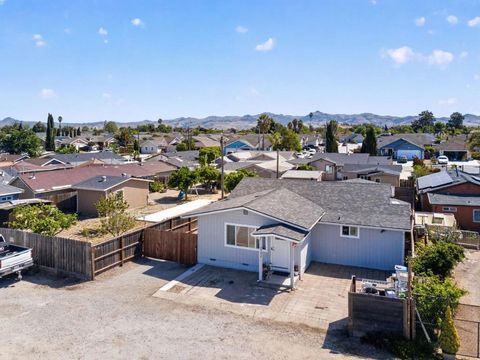 Photo of 420 Bridgevale Rd, Hollister, CA 95023 (MLS # ML82042567)