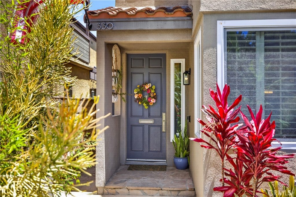 330 Ultimo Avenue