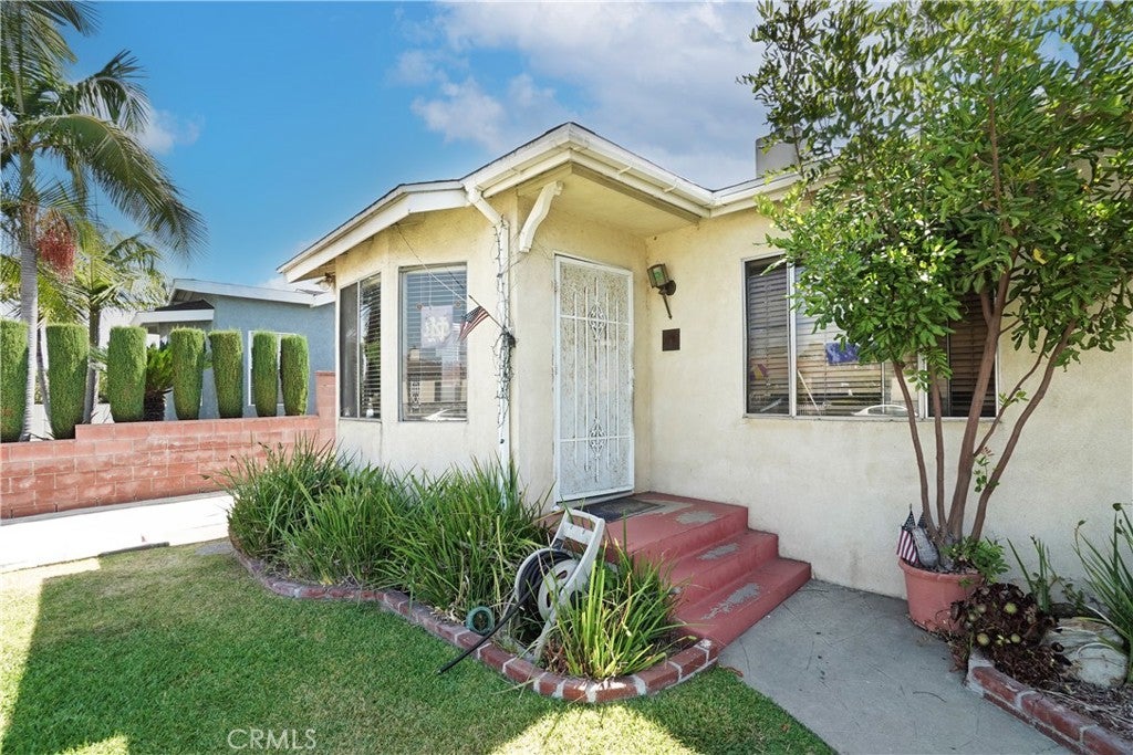 2458 Gaspar Avenue, Commerce CA 90040