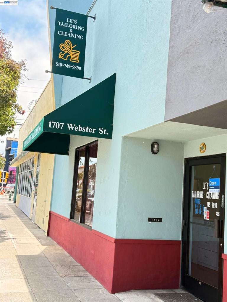 1707 Webster