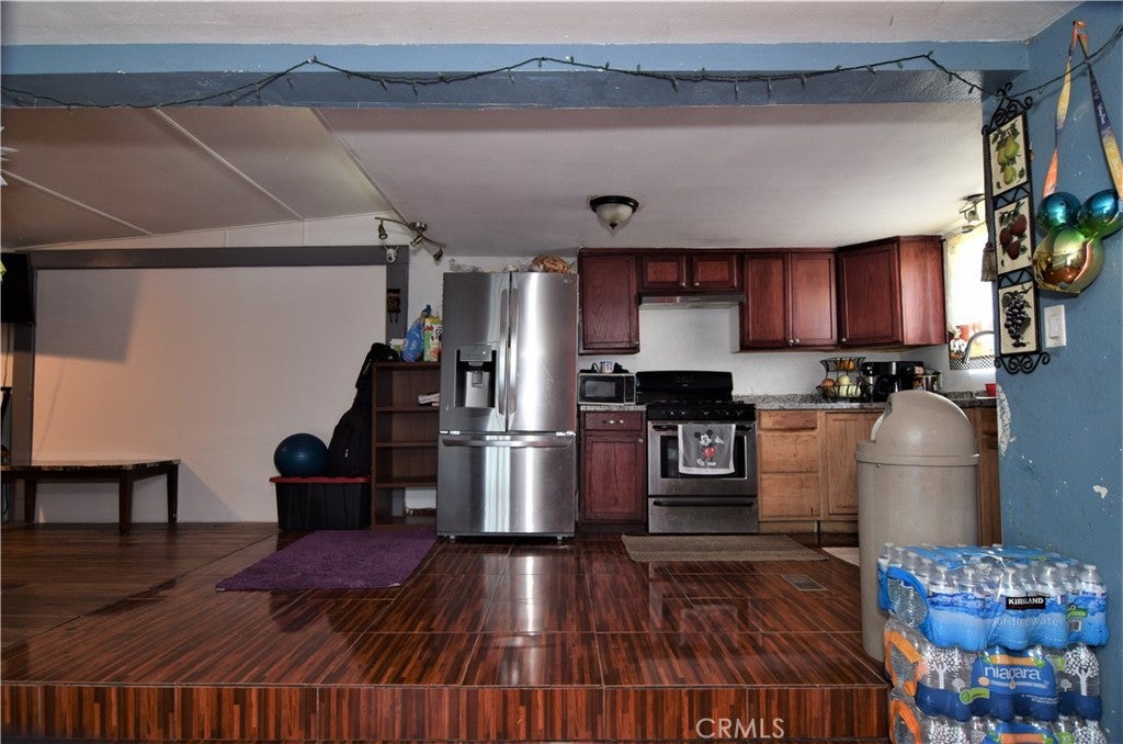 2059 E Avenue I 84