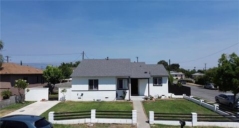 Photo of 631 N Park AVE, Rialto, CA 92376 (MLS # DW26114510)
