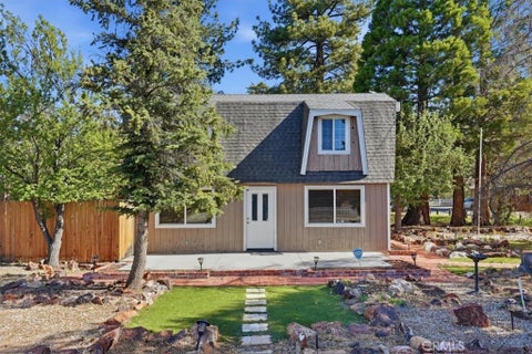 Photo of 1081 Gold Mountain Drive, Big Bear City, CA 92314 (MLS # IV26115955)