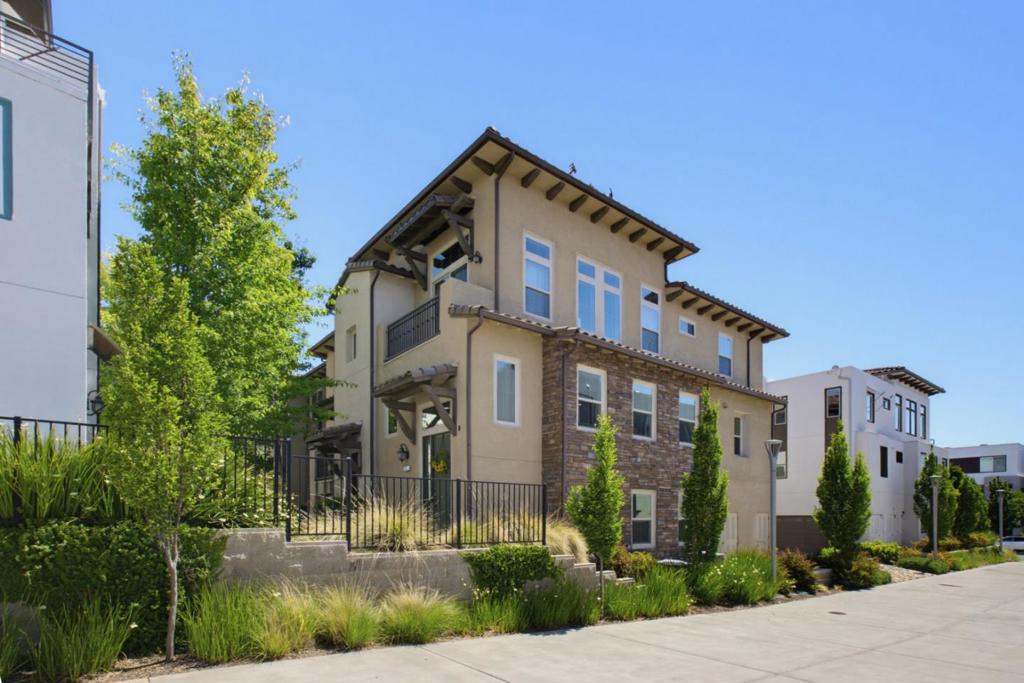 Photo 1 of 28 — 186 William Manly Street 7, San Jose, CA 95136
