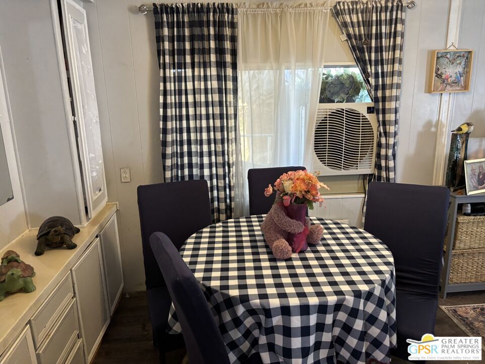 Hidden Springs - Manufactured In Park