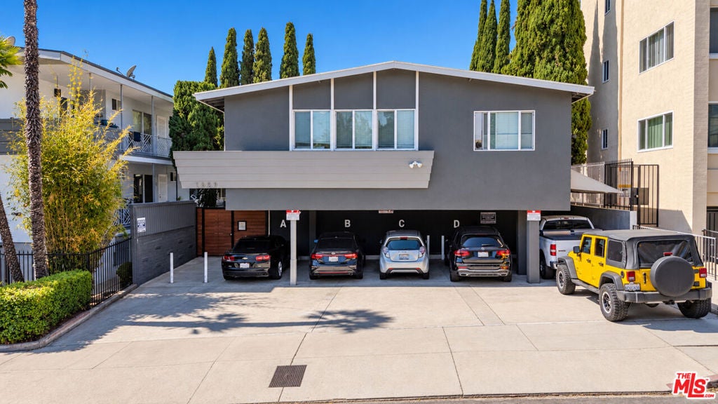 1629 N Formosa Avenue