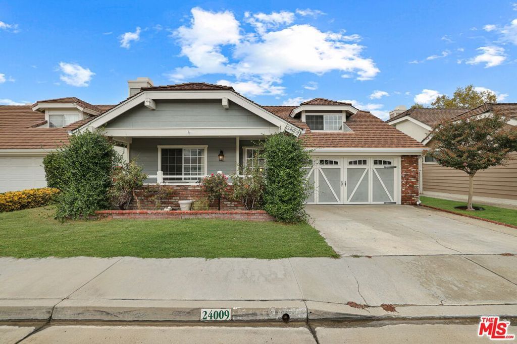 Photo of 24009 Rockridge Court, Valencia, CA 91355 (MLS # 25608593)