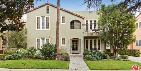 Photo of 614 N Beachwood Drive, Los Angeles, CA 90004 (MLS # 25609001) Photo of 614 N Beachwood Drive, Los Angeles, CA 90004 (MLS # 25609001)