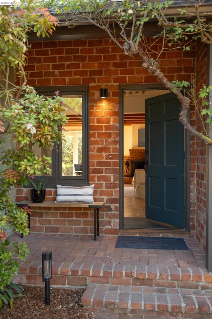 260 Grizzly Peak Blvd