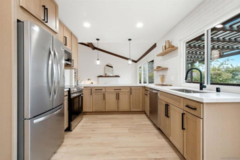 Photo of 16511 Caminito Vecinos unit 64, San Diego, CA 92128 (MLS # 260019841SD)