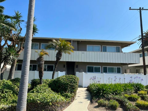 Photo of 3351 Rexford Street, Ventura, CA 93003 (MLS # V1-37231)