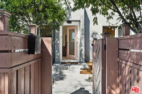 Photo of 1001 N Rampart Boulevard, Los Angeles, CA 90026 (MLS # 26834333)