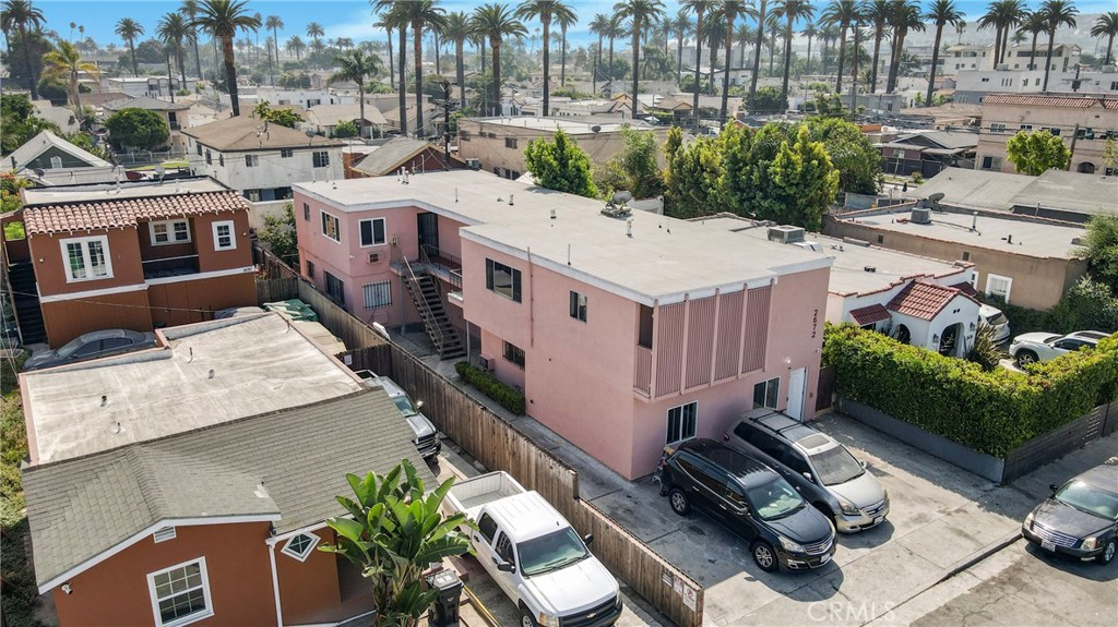 2672 Redondo Blvd is a fully stabilized 5-unit multifamily investment (4 units + 1 ADU) located in the heart of Los Angeles. The property may qualify for special financing with just 10% down and no mortgage insurance — please contact Lionel Sabbah at GreenDay Mortgage for details. The property generates $15,941 in monthly gross income through Section 8 guaranteed rents, providing investors with reliable and predictable cash flow. The desirable unit mix includes (3) three-bed/one-bath units, (1) four-bed/two-bath unit, and (1) one-bed/one-bath ADU across 4,019 SF of improvements. All units are clean and well maintained, minimizing upfront capital requirements.
With a 7.00% cap rate and 9.67 GRM, the asset delivers strong in-place returns that are rarely available in today’s Los Angeles market.
Positioned in a central, high-demand rental pocket, 2672 Redondo Blvd offers investors a rare opportunity to acquire a stabilized, cash-flowing property with long-term upside potential in both income growth and appreciation.