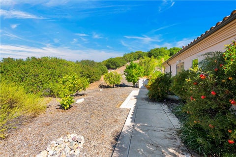 Tiny photo for 38496 King Court, Murrieta, CA 92562 (MLS # SW26222827)