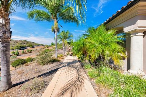 Tiny photo for 38496 King Court, Murrieta, CA 92562 (MLS # SW26222827)